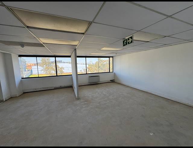 444M² SHOWROOM TO LET IN KRAMERVILLE